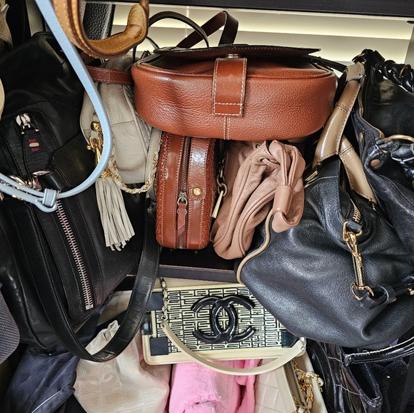 Luxury Colab @greenbergphylli & @pikaki7 Purses, Wallets, Jewelry & More! - Picture 7 of 16